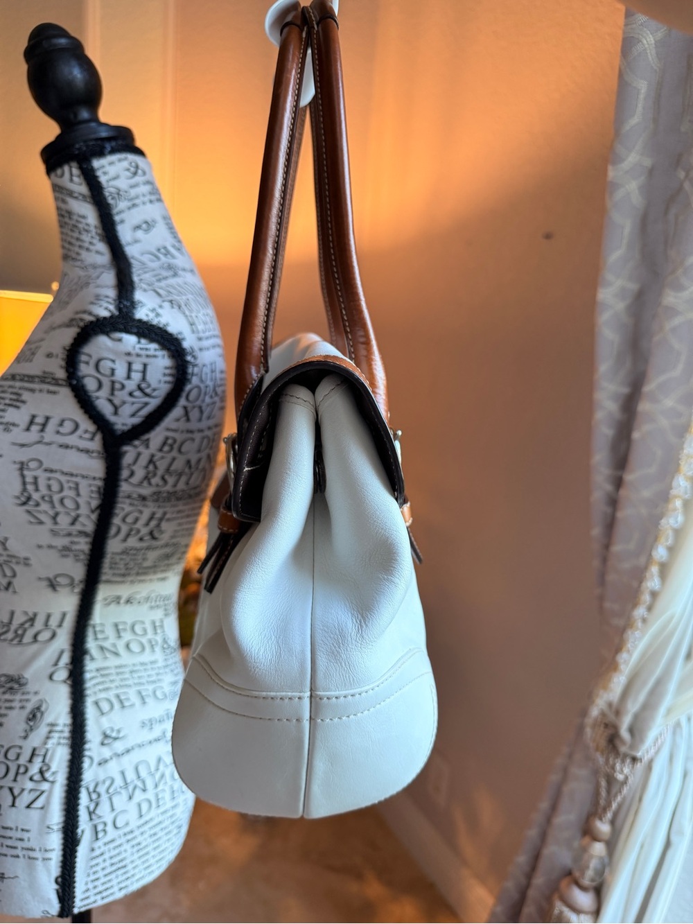 VTG Coach Soho Leather Flap Satchel Bag White Brown Trim 9636 - Picture 4 of 11